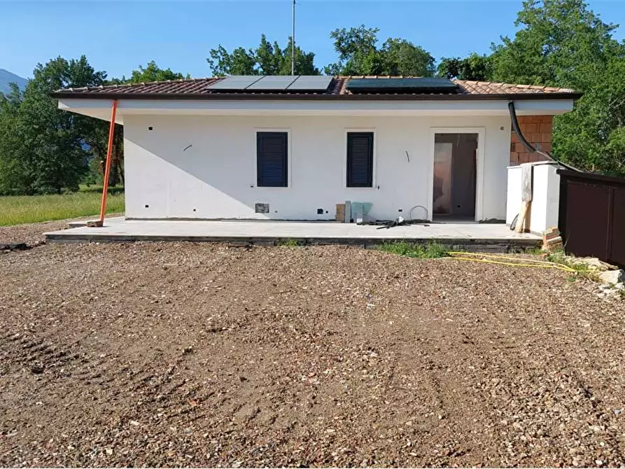Immagine 1 di Villa in vendita  a Spigno Saturnia