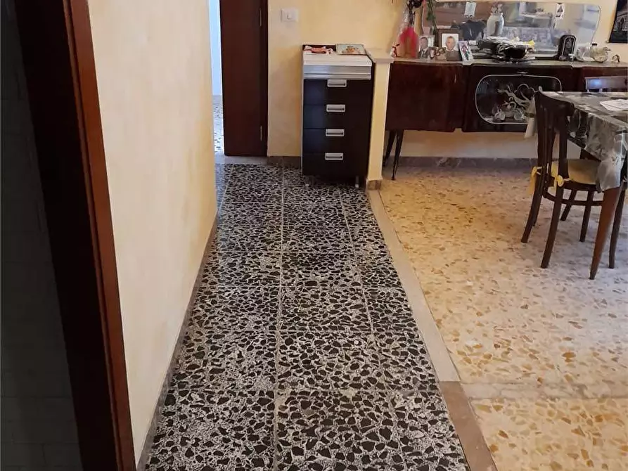 Immagine 5 di Villa in vendita  a Formia