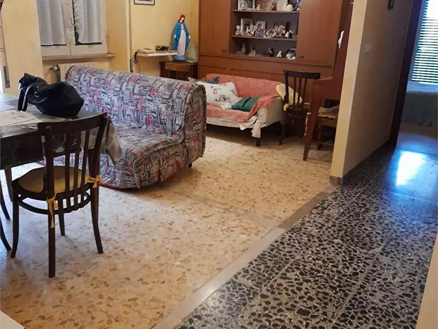 Immagine 7 di Villa in vendita  a Formia