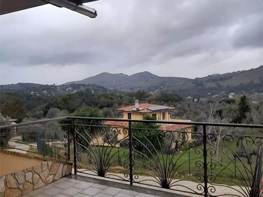 Immagine 4 di Porzione di villa in vendita  a Itri