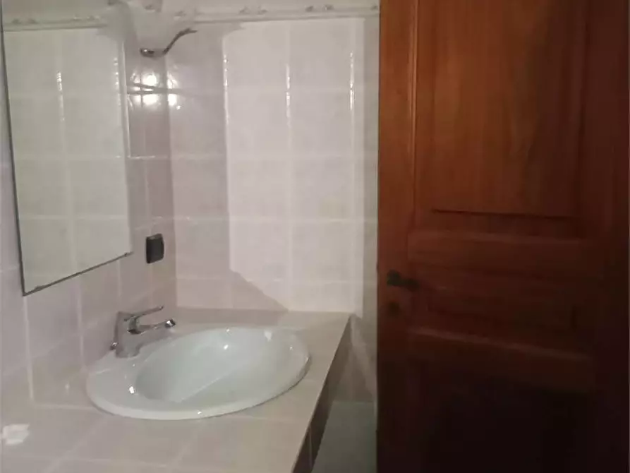 Immagine 18 di Porzione di villa in vendita  a Itri