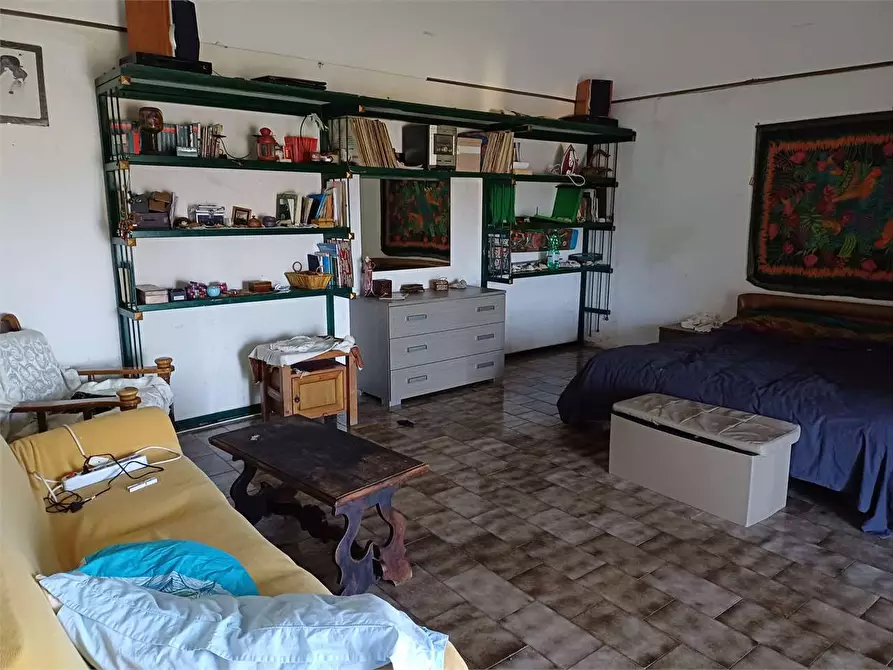 Immagine 32 di Casa indipendente in vendita  a Formia