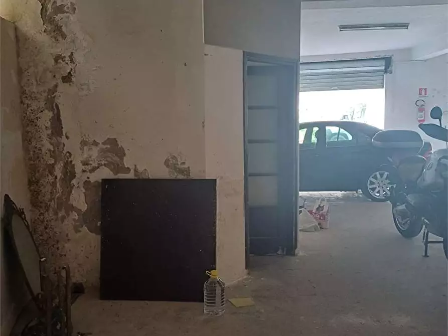 Immagine 11 di Garage in vendita  a Formia
