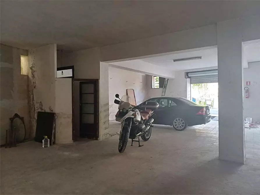 Immagine 4 di Garage in vendita  a Formia