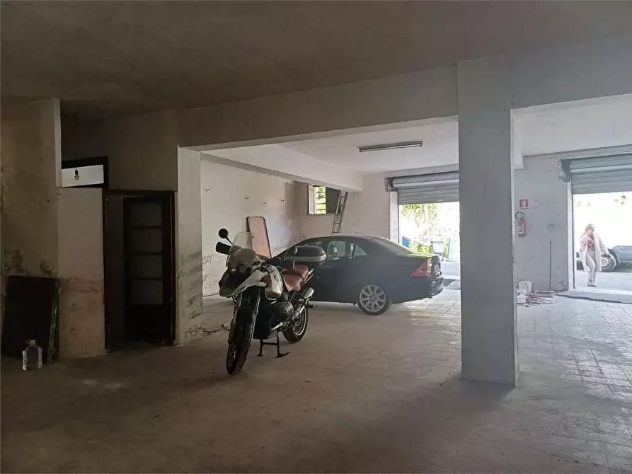 Immagine 6 di Garage in vendita  a Formia