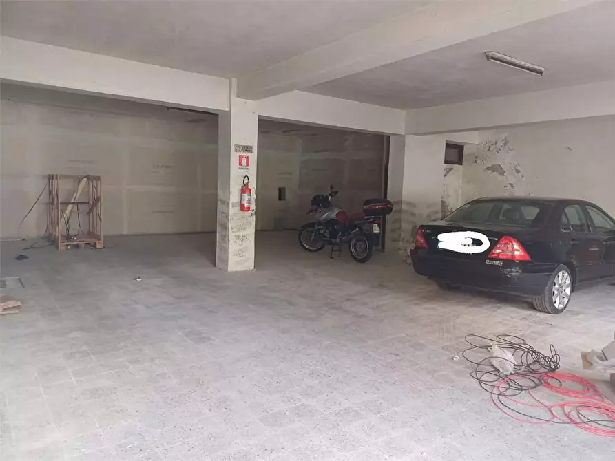 Immagine 7 di Garage in vendita  a Formia