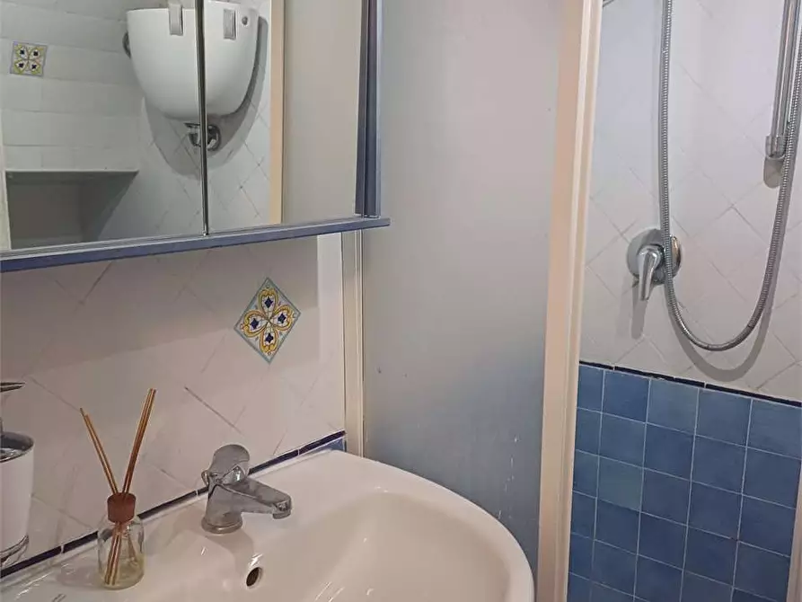 Immagine 11 di Casa indipendente in vendita  a Formia