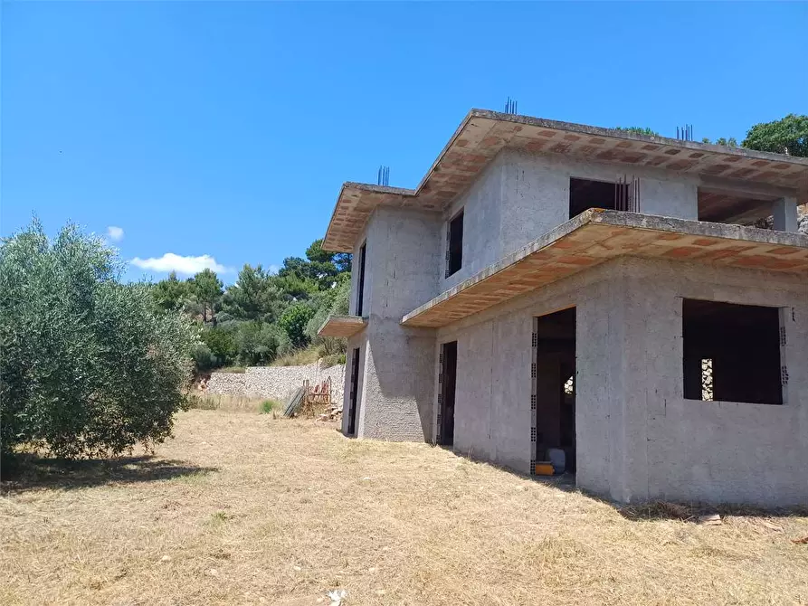 Immagine 1 di Villa in vendita  a Itri