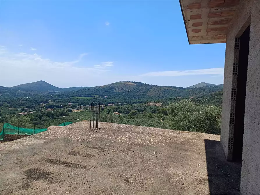 Immagine 23 di Villa in vendita  a Itri