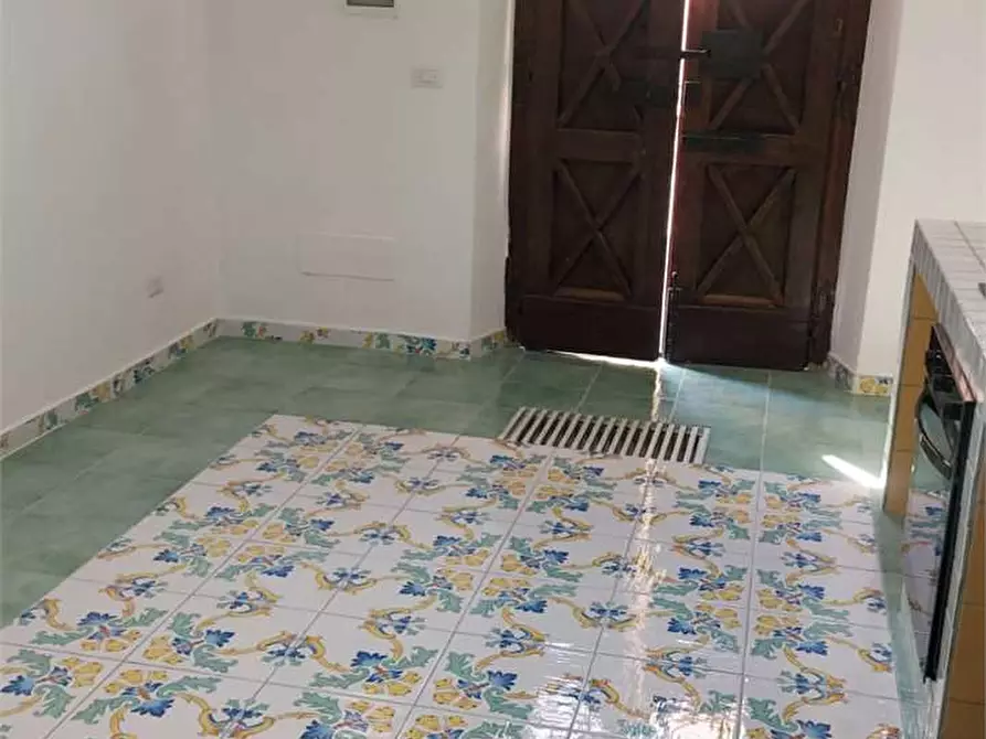 Immagine 2 di Casa indipendente in vendita  a Formia