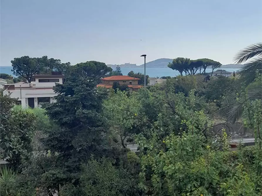 Immagine 3 di Villa in vendita  a Formia