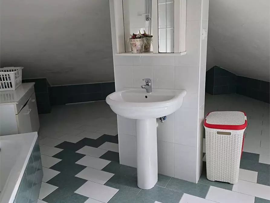 Immagine 10 di Appartamento in vendita  a Formia