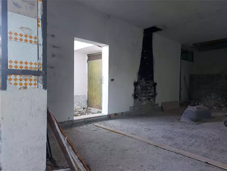 Immagine 9 di Villa in vendita  a Formia