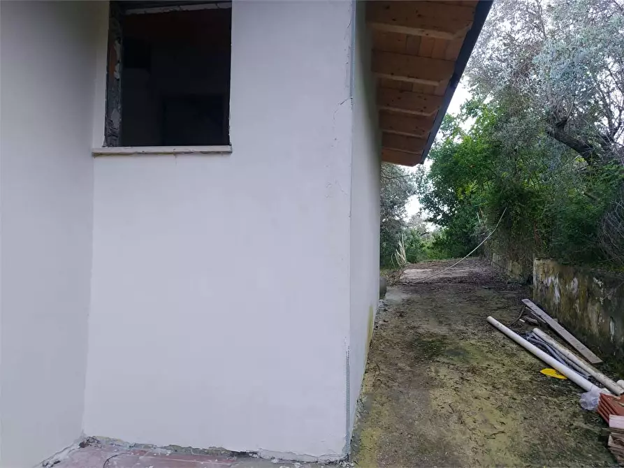 Immagine 17 di Villa in vendita  a Formia