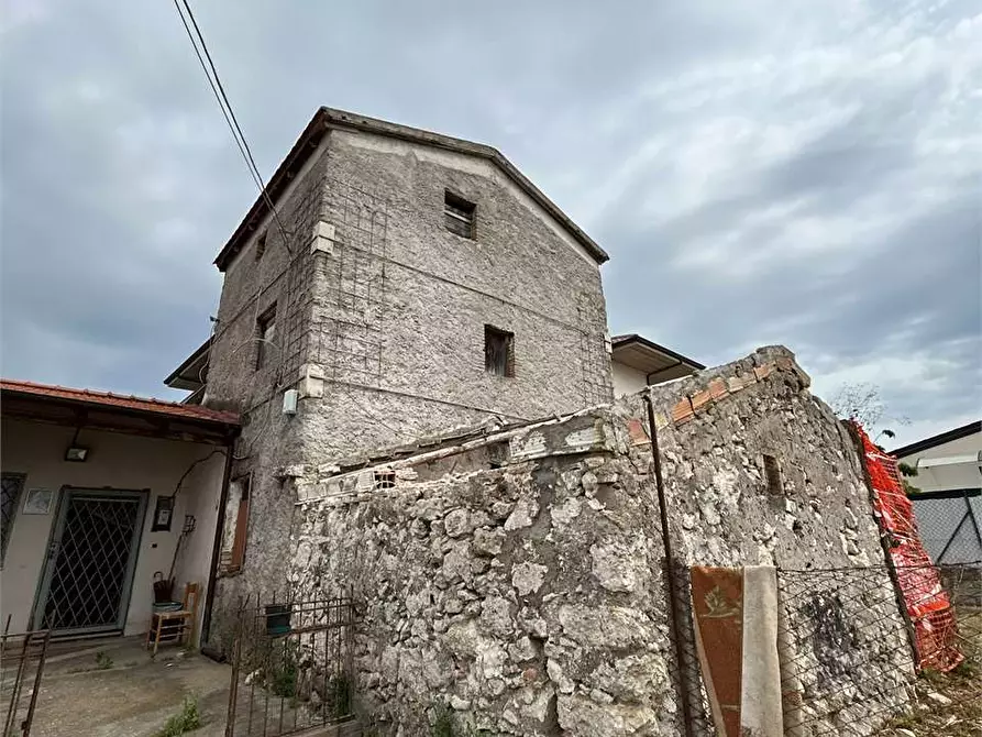 Immagine 4 di Rustico / casale in vendita  a Minturno