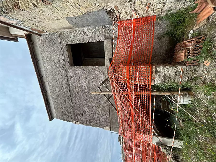 Immagine 6 di Rustico / casale in vendita  a Minturno