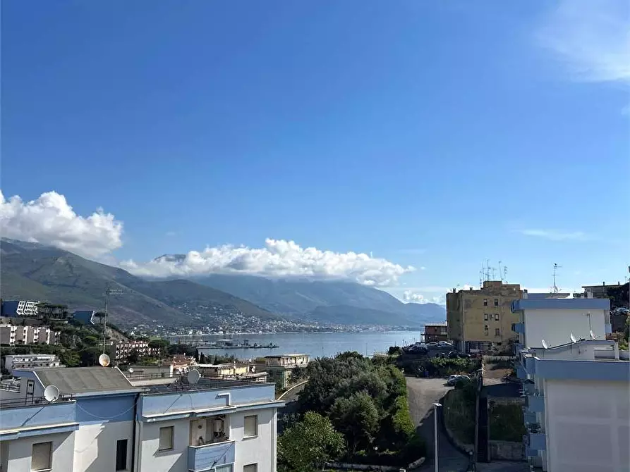 Immagine 1 di Appartamento in vendita  a Gaeta