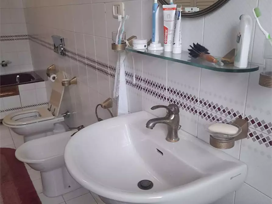 Immagine 7 di Villa in vendita  a Formia