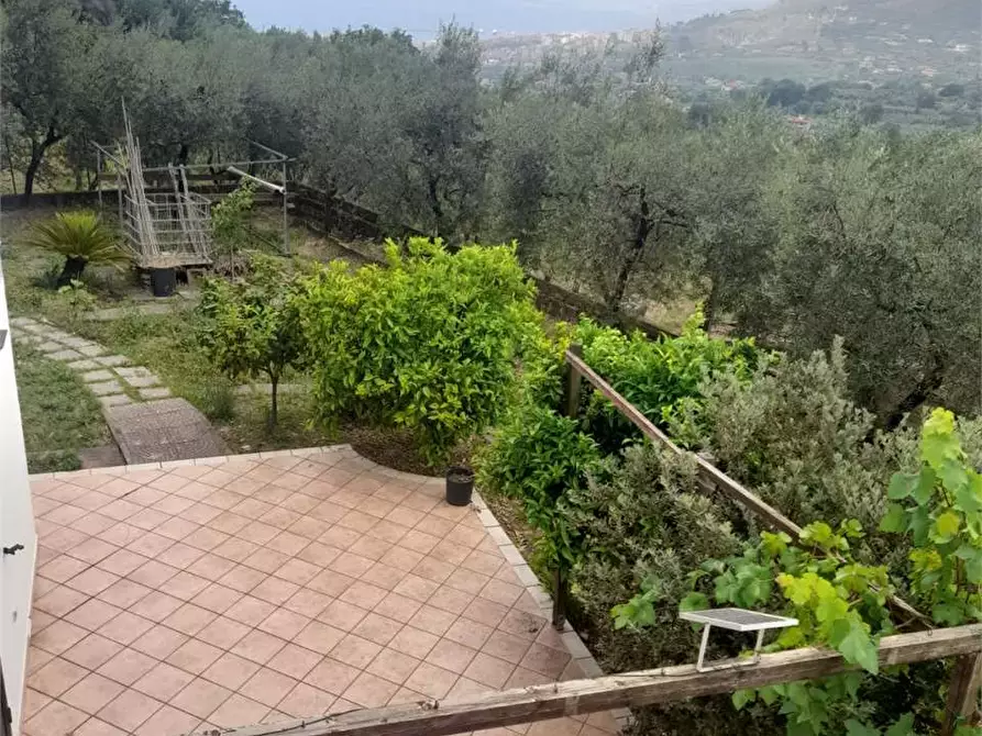 Immagine 15 di Villa in vendita  a Formia