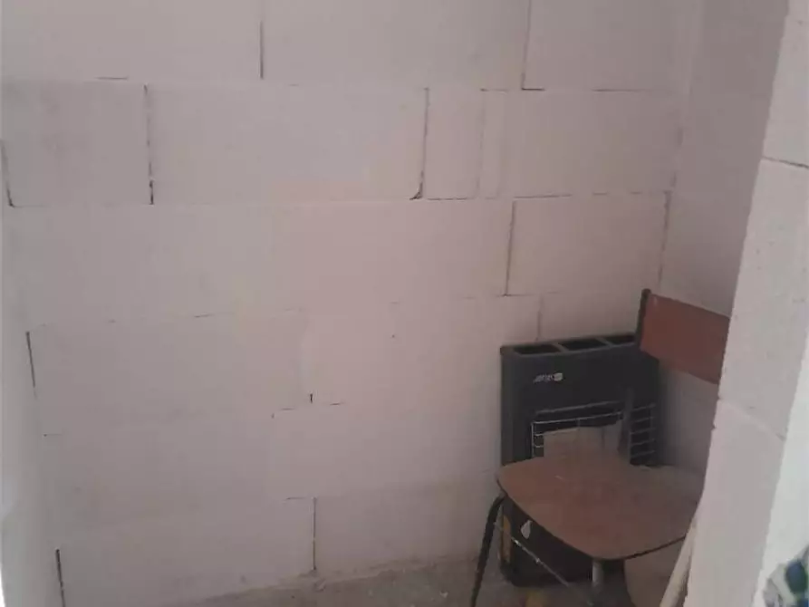 Immagine 2 di Negozio in vendita  a Formia