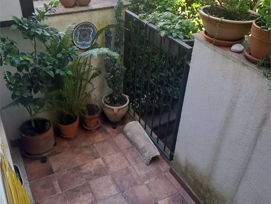 Immagine 2 di Casa indipendente in vendita  a Formia