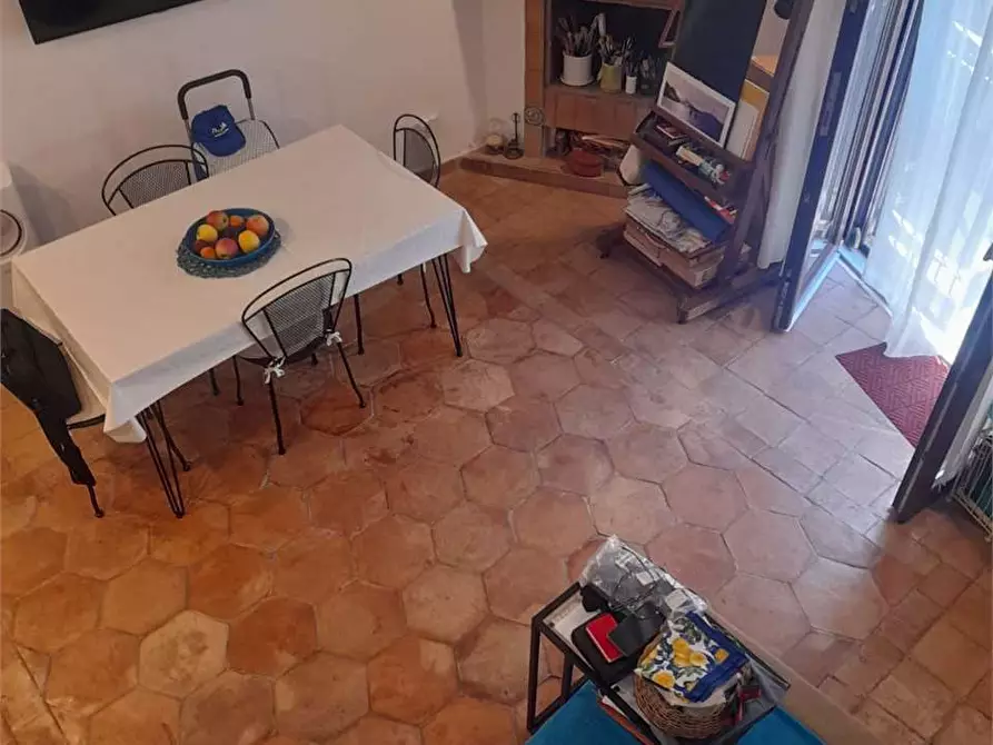 Immagine 1 di Casa indipendente in vendita  a Formia