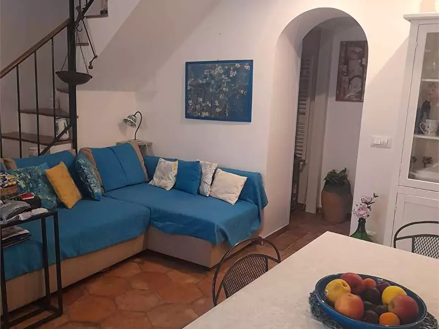 Immagine 10 di Casa indipendente in vendita  a Formia