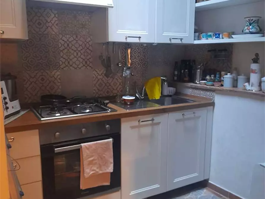 Immagine 13 di Casa indipendente in vendita  a Formia