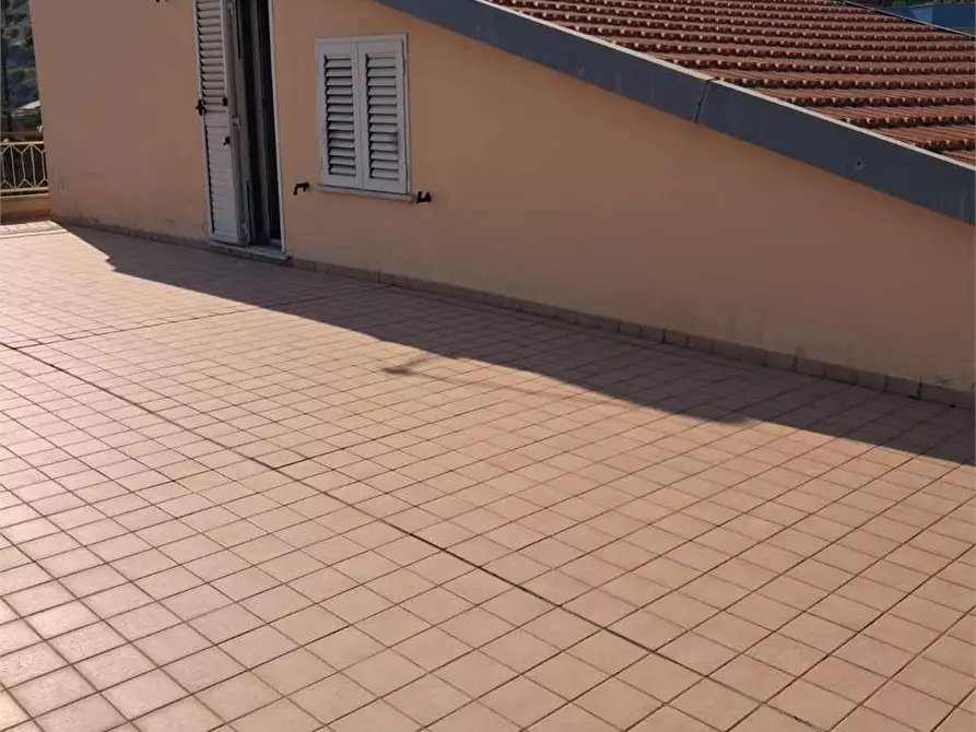 Immagine 2 di Mansarda in vendita  a Formia