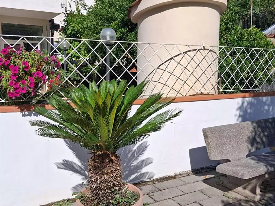 Immagine 2 di Casa indipendente in vendita  a Formia