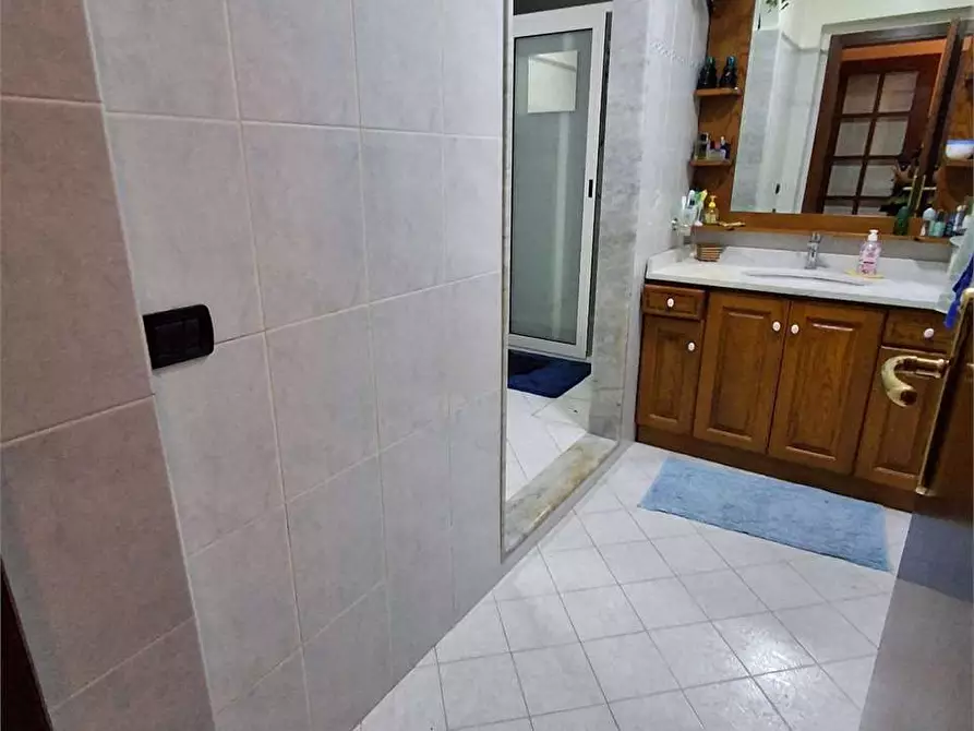 Immagine 8 di Villa in vendita  a Formia