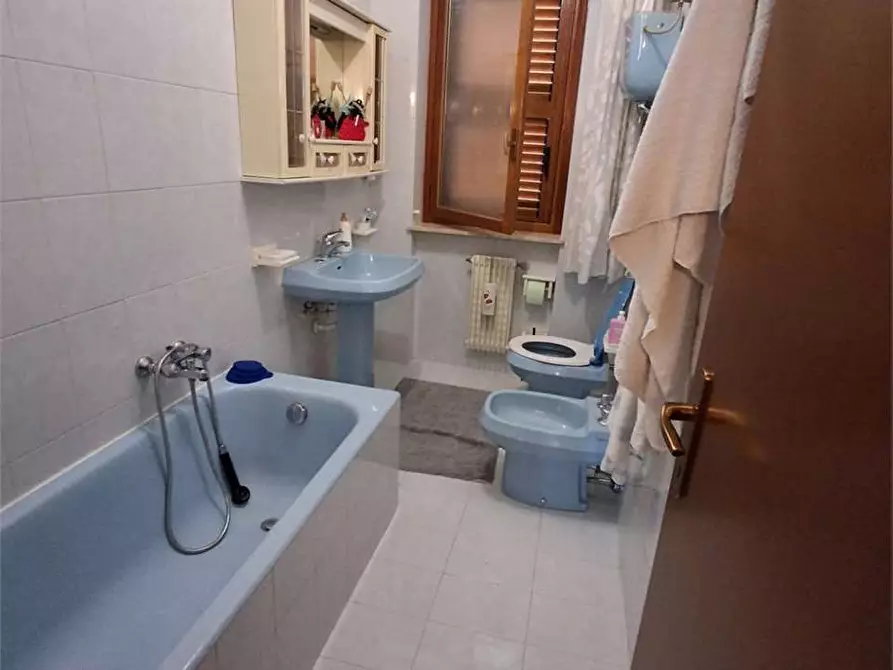 Immagine 11 di Villa in vendita  a Formia