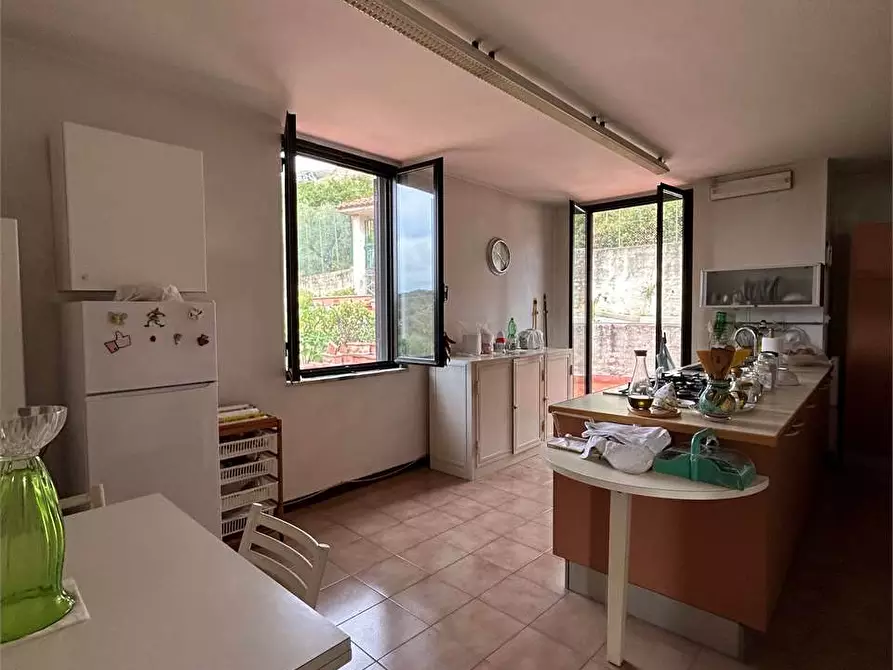 Immagine 4 di Villa in vendita  a Formia