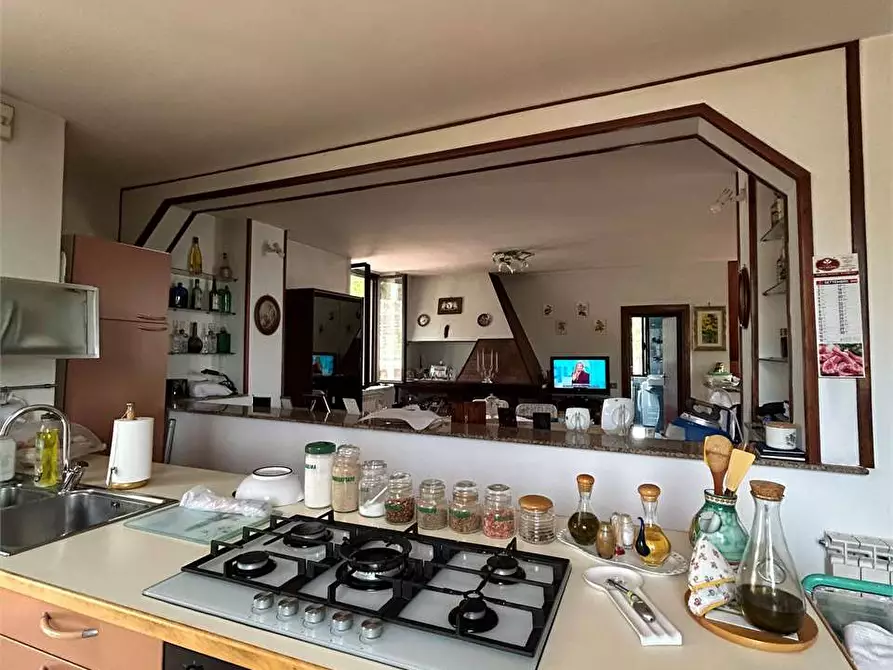 Immagine 5 di Villa in vendita  a Formia