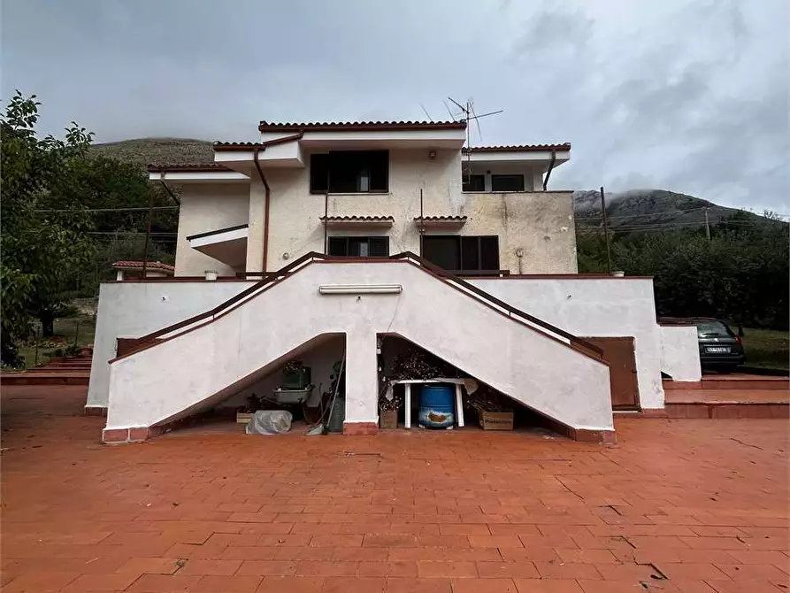 Immagine 26 di Villa in vendita  a Formia