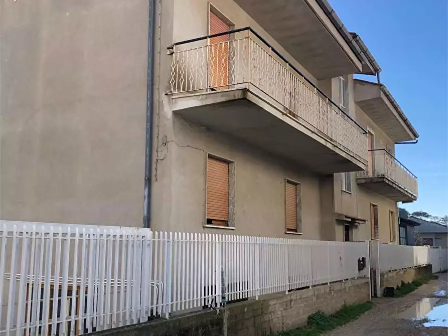 Immagine 28 di Stabile in vendita  a Minturno