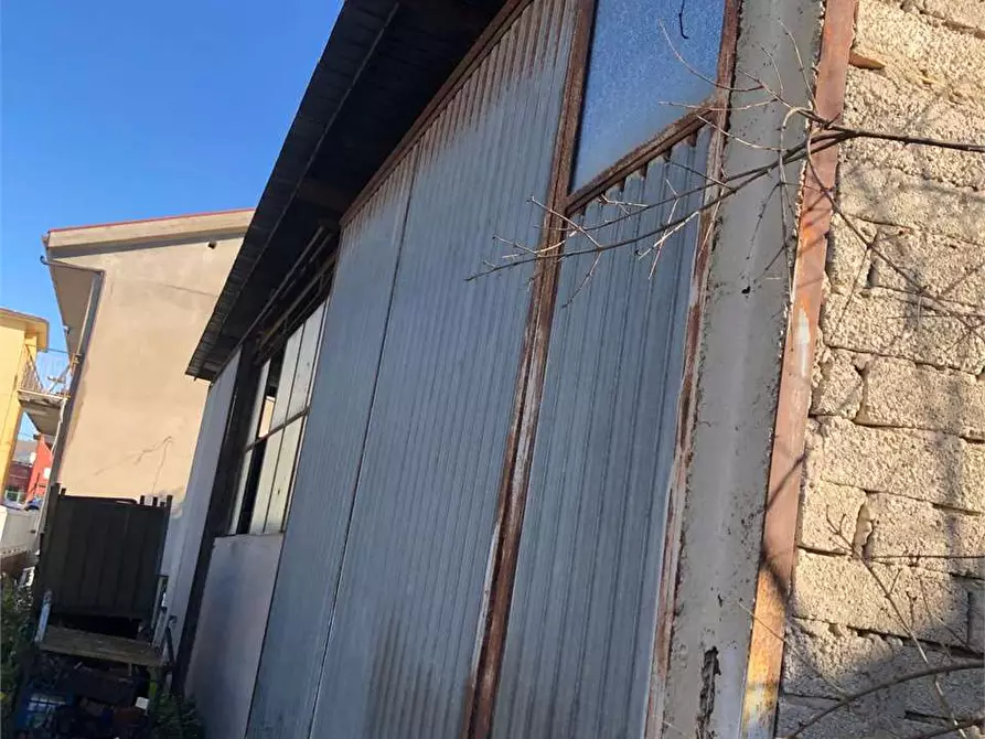 Immagine 29 di Stabile in vendita  a Minturno