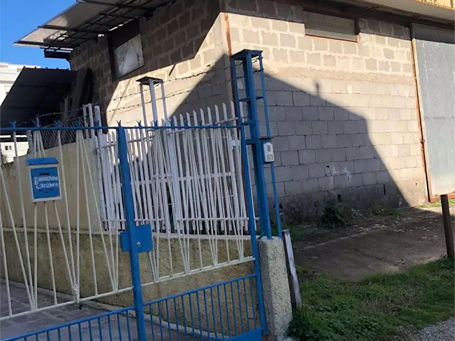 Immagine 40 di Stabile in vendita  a Minturno