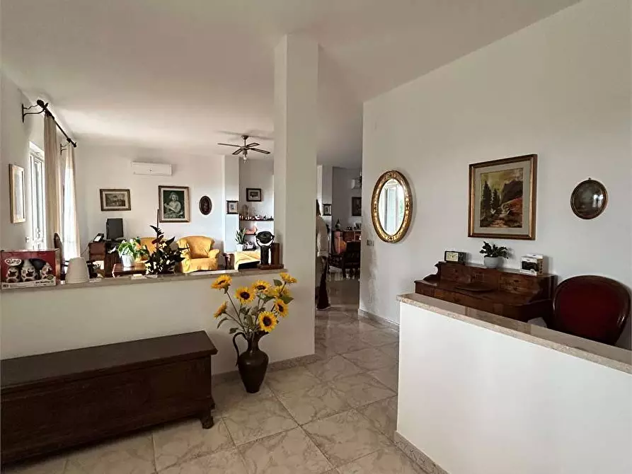 Immagine 13 di Villa in vendita  a Formia