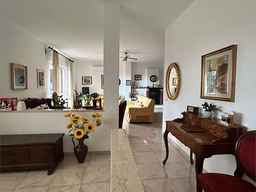 Immagine 14 di Villa in vendita  a Formia