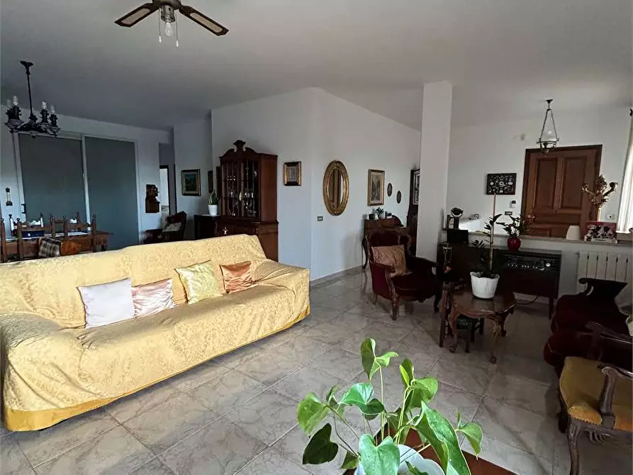 Immagine 16 di Villa in vendita  a Formia