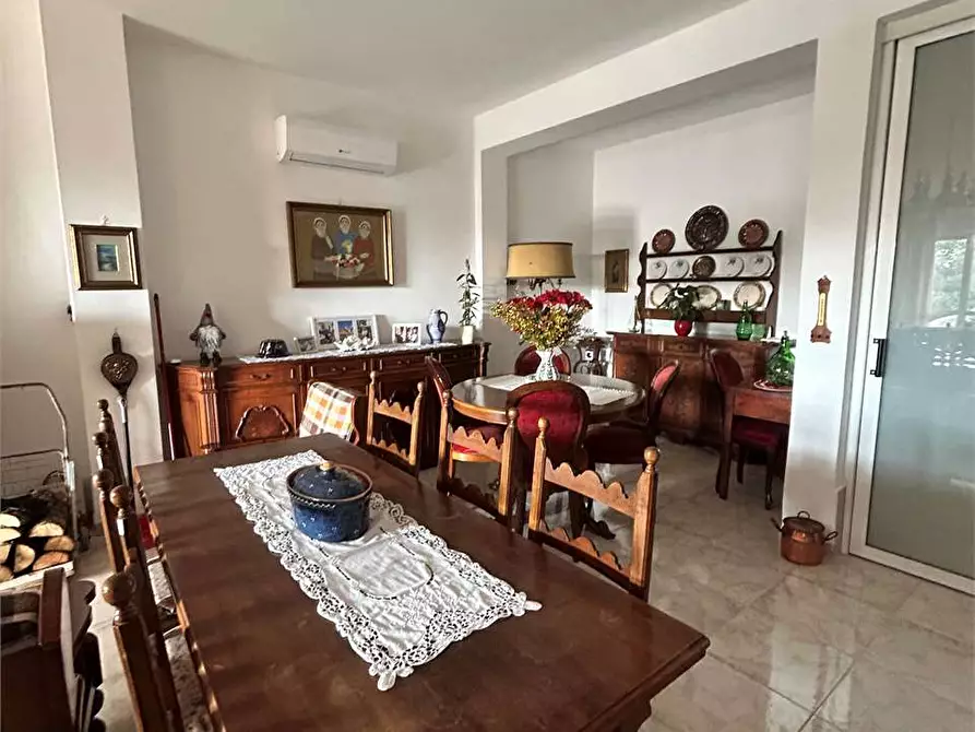 Immagine 18 di Villa in vendita  a Formia