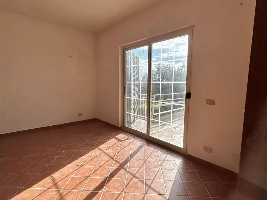 Immagine 5 di Villa in vendita  a Formia