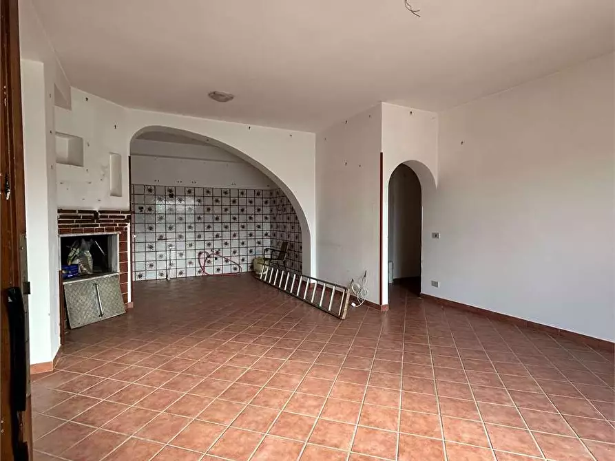 Immagine 8 di Villa in vendita  a Formia