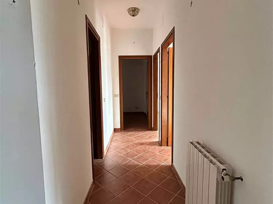 Immagine 11 di Villa in vendita  a Formia