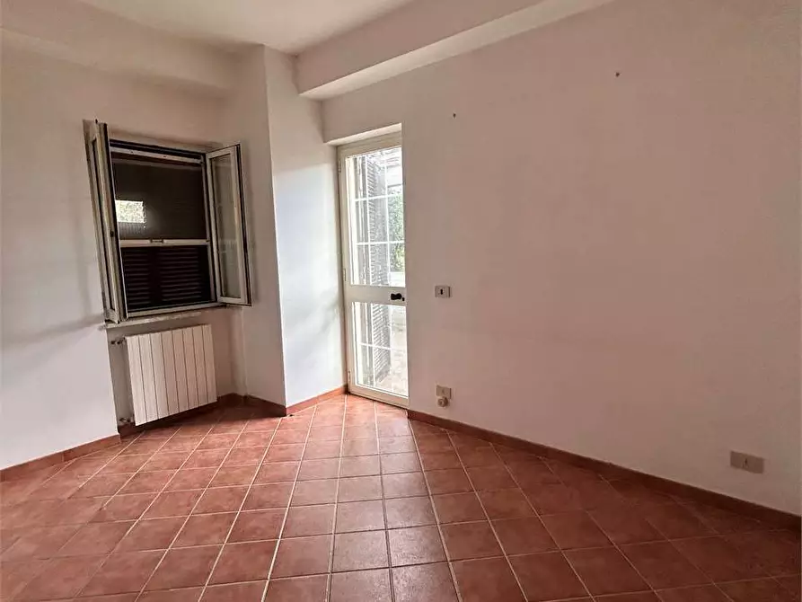 Immagine 17 di Villa in vendita  a Formia