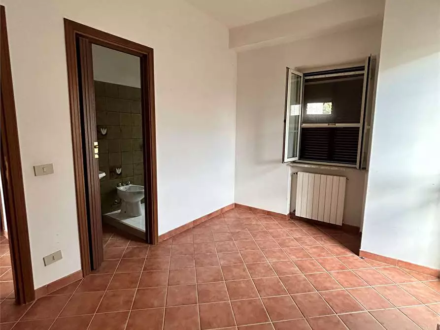 Immagine 18 di Villa in vendita  a Formia