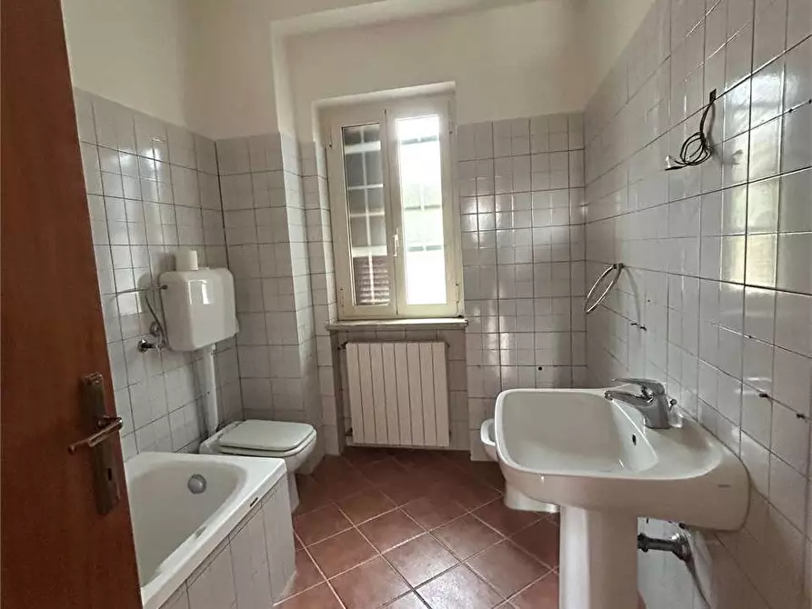 Immagine 21 di Villa in vendita  a Formia