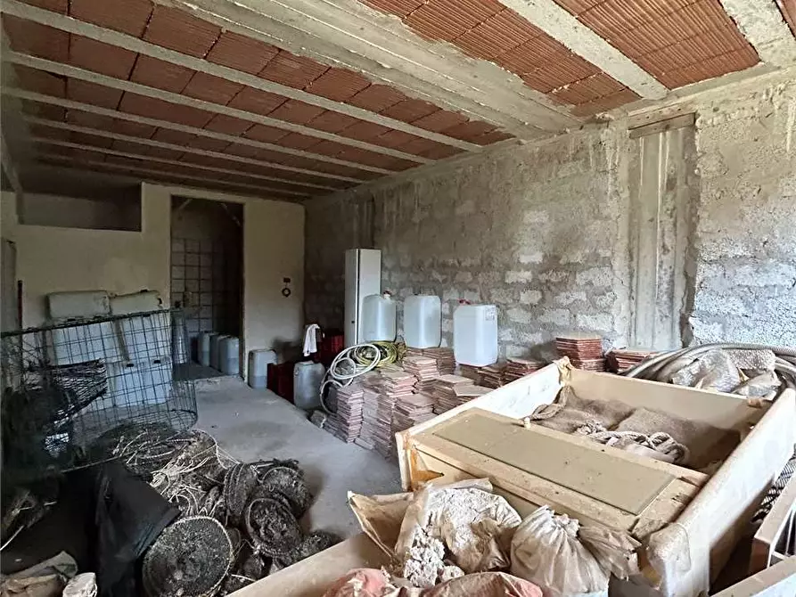 Immagine 41 di Villa in vendita  a Formia