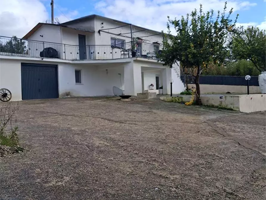Immagine 2 di Villa in vendita  a Coreno Ausonio